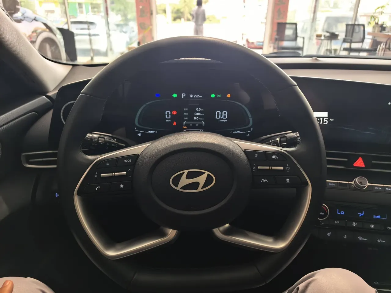 Hyundai 2023 Elantra -3-compartment 1.5 stepless LUX premium automatic gear 6