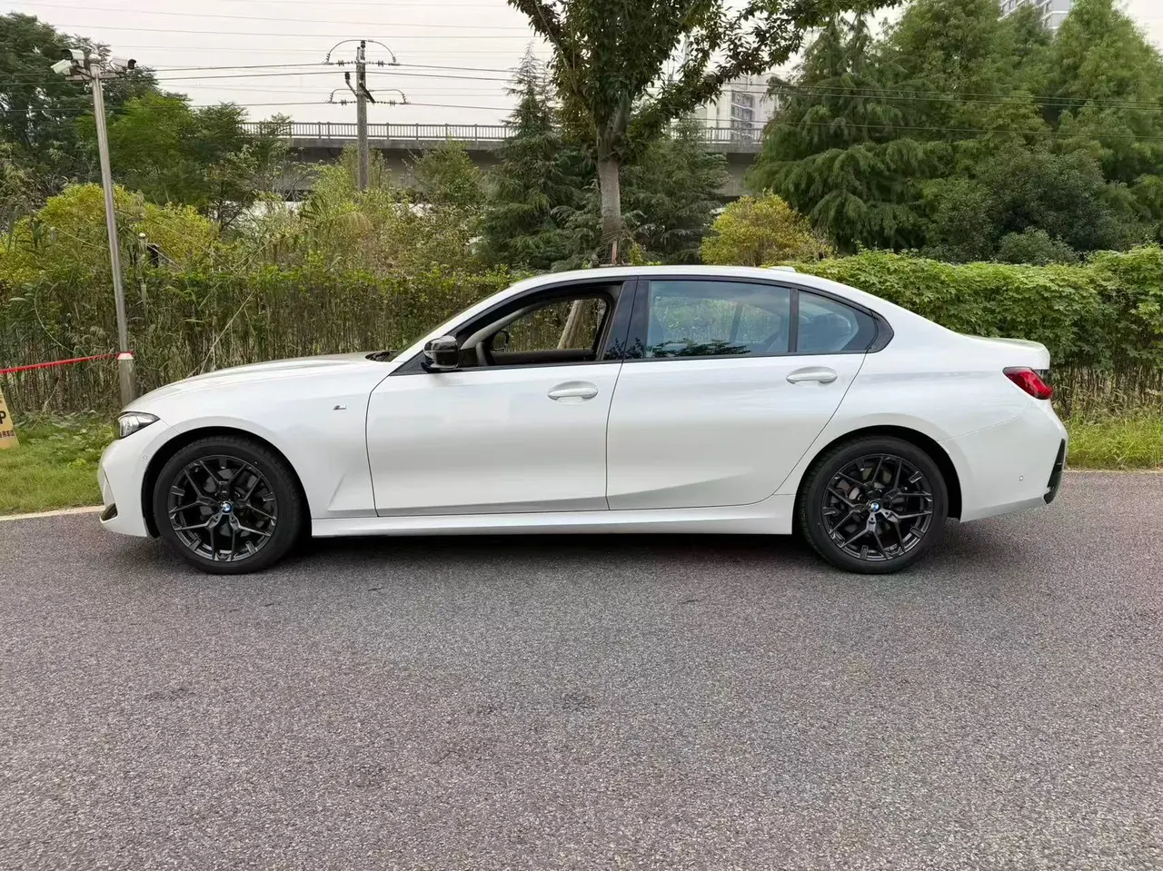 BMW 3 Series 2025 330Li 2.0T M Sports Obsidian Night Suit Automatic Gear 3