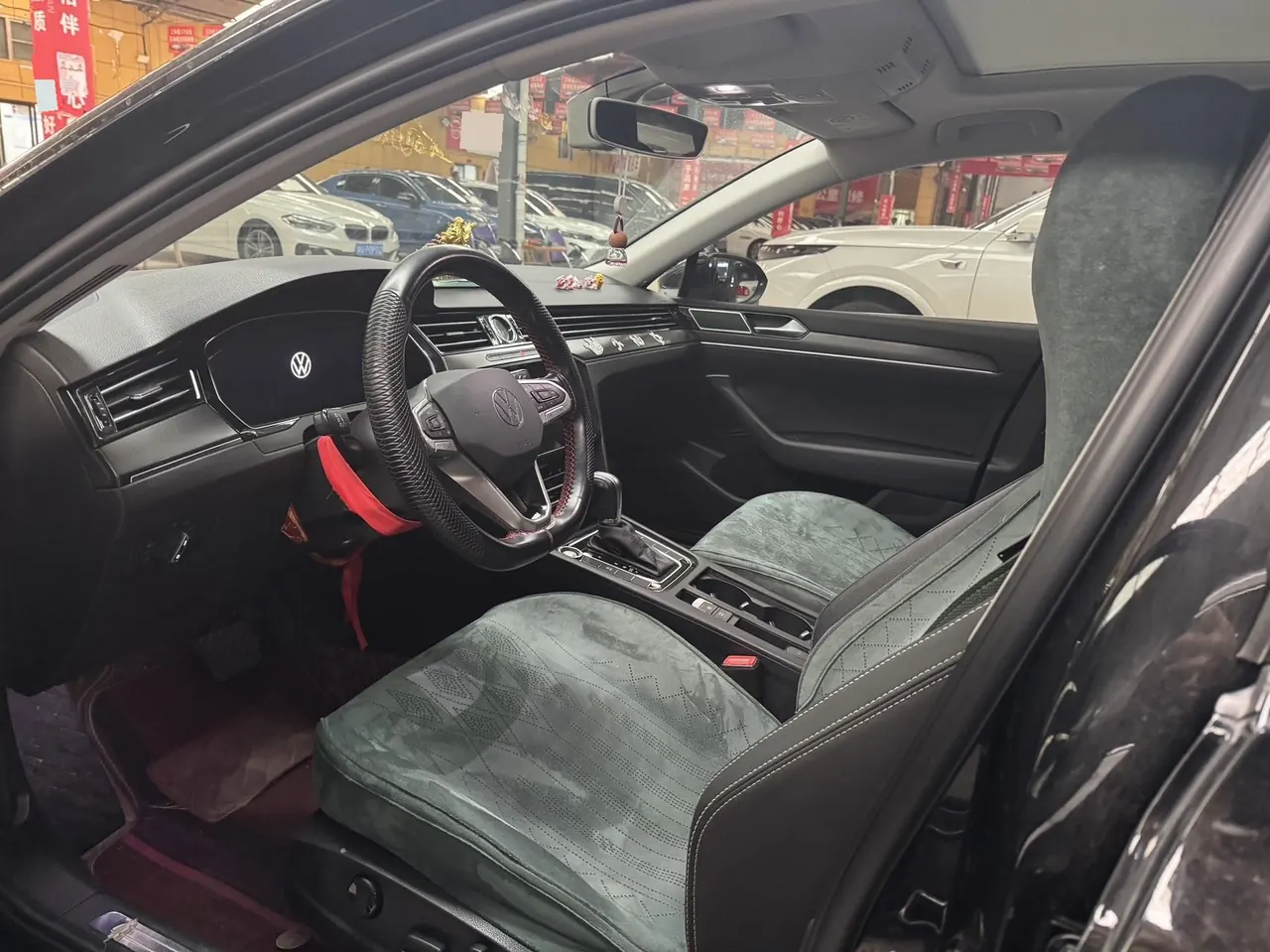 Volkswagen 2020 Magotan 2.0TSI 330TSI luxury automatic transmission 2