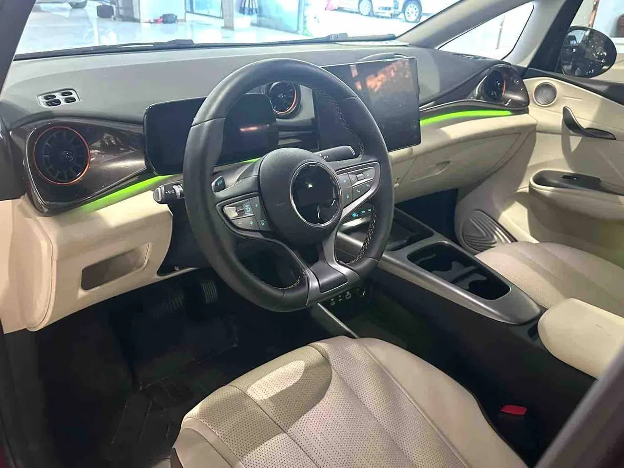 BYD 2025 Dolphin Smart Driving 410km Fashion Automatic Gear 6