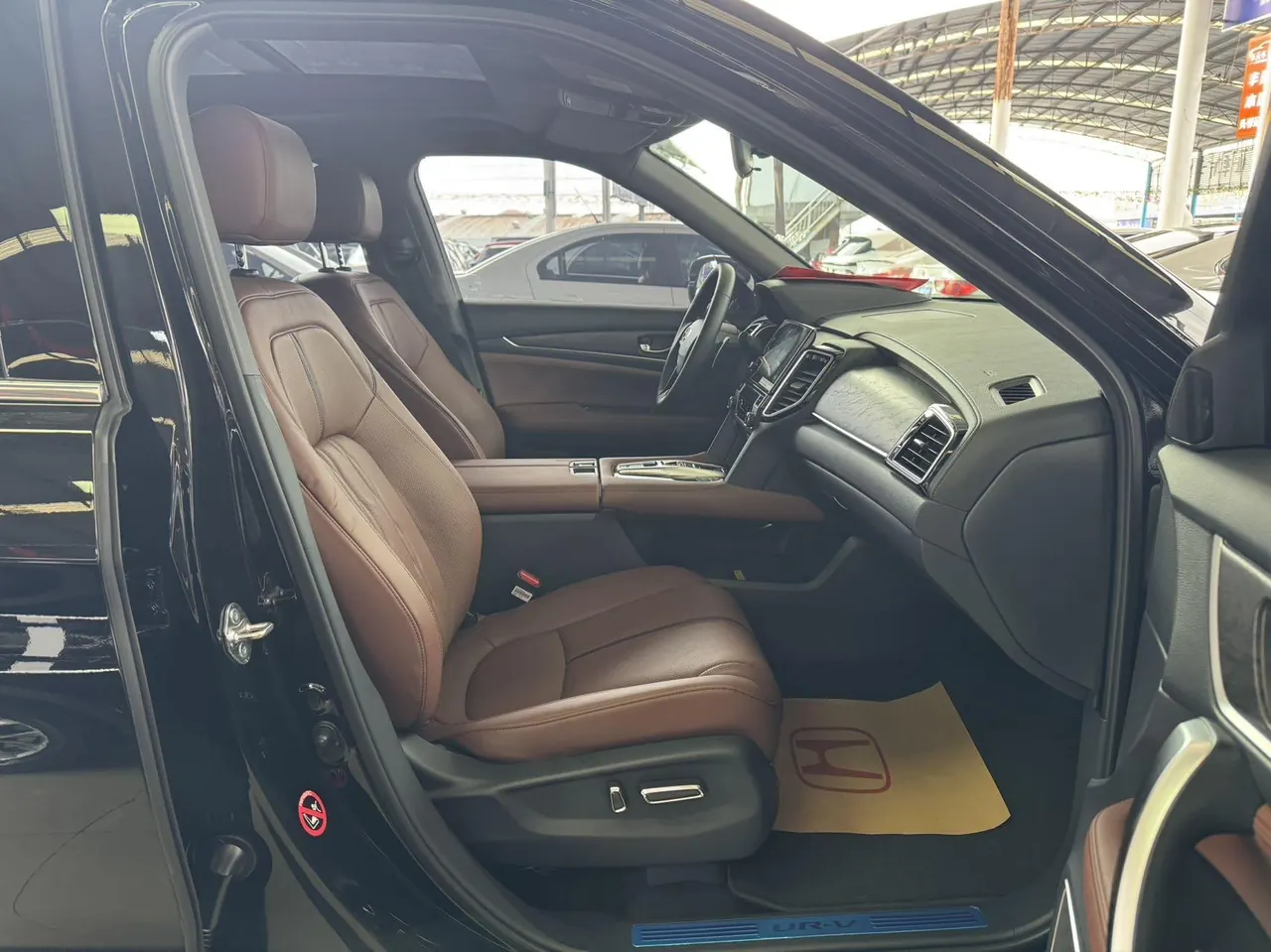 Honda 2020 UR-V 2.0T 370TURBO two-drive elegant version of automatic gear 6