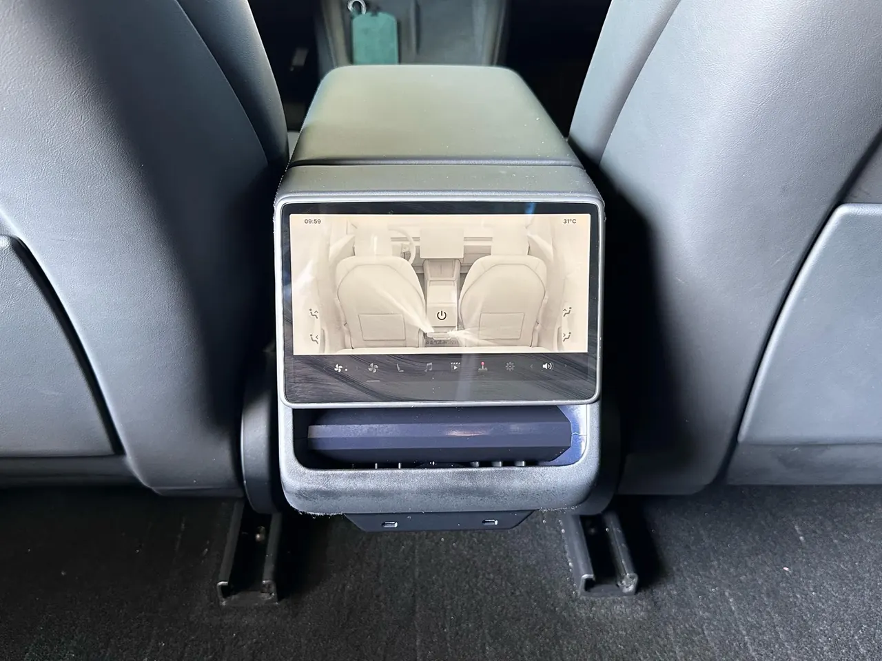 Tesla 2023 Model 3 Rejuvenation Edition Rear Wheel Drive Automatic Transmission 14