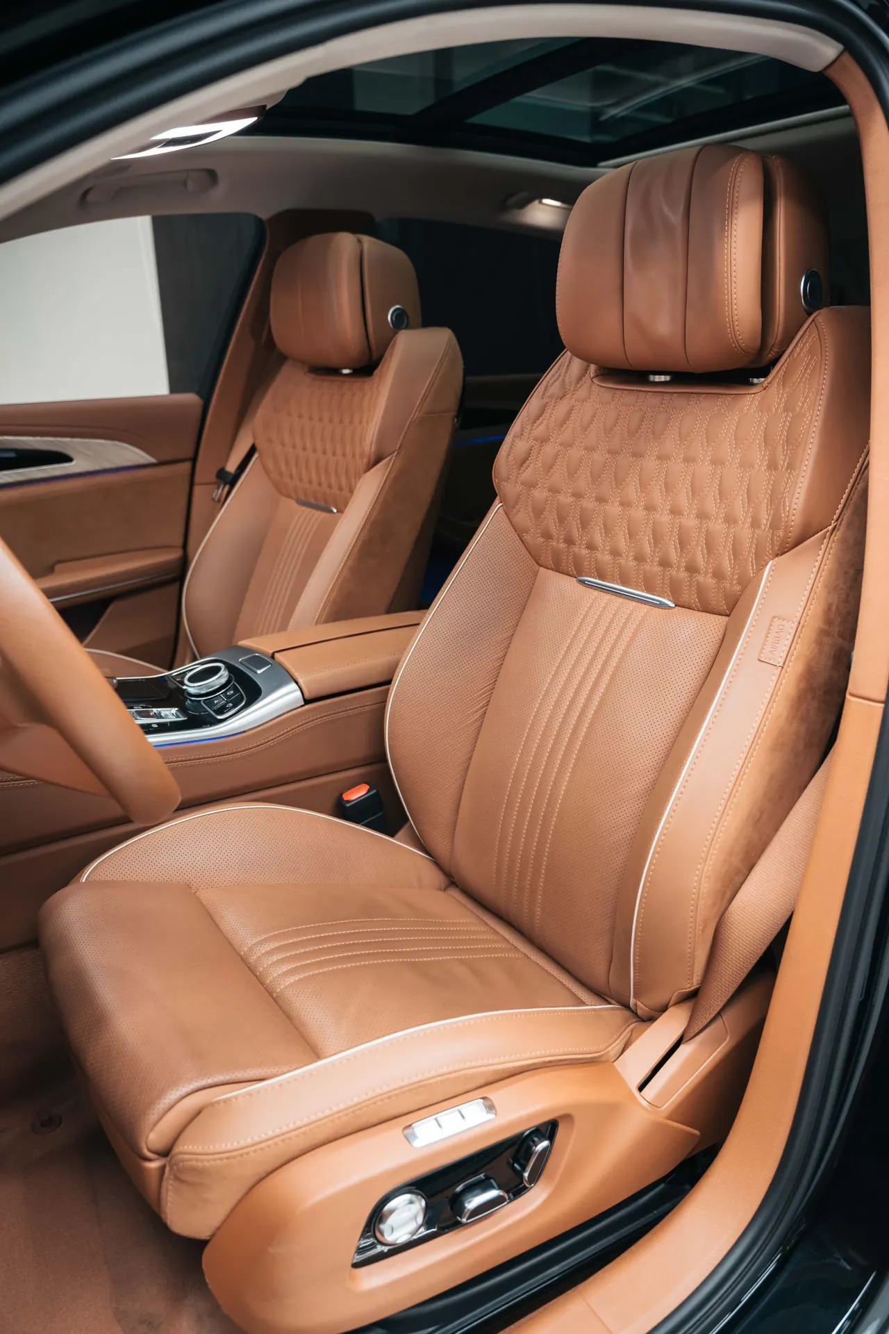 HongQi 2020 H9 48V 2.0T Zhilian Qi Chang Edition Automatic Gear 15