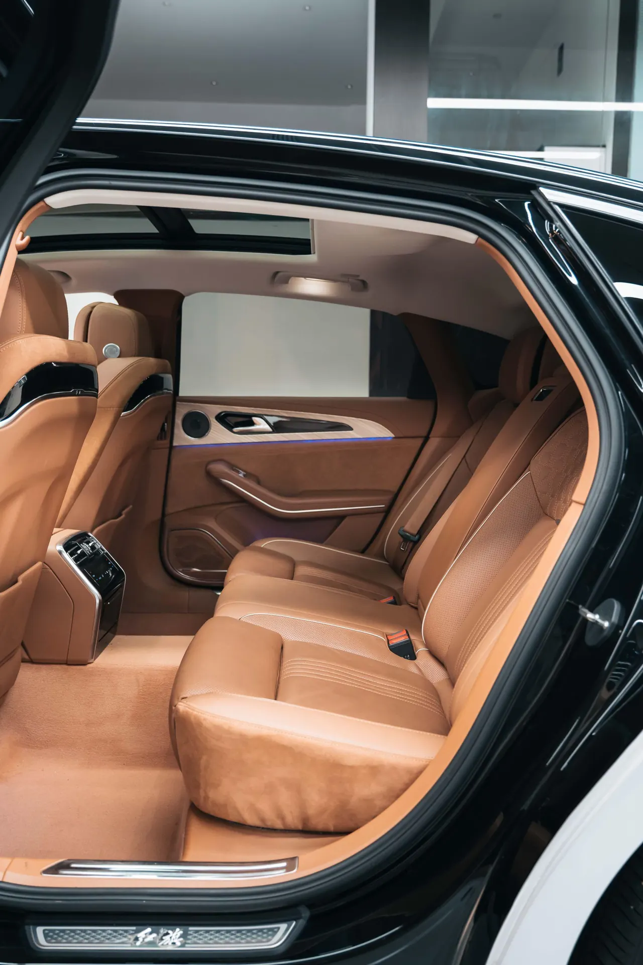 HongQi 2020 H9 48V 2.0T Zhilian Qi Chang Edition Automatic Gear 8