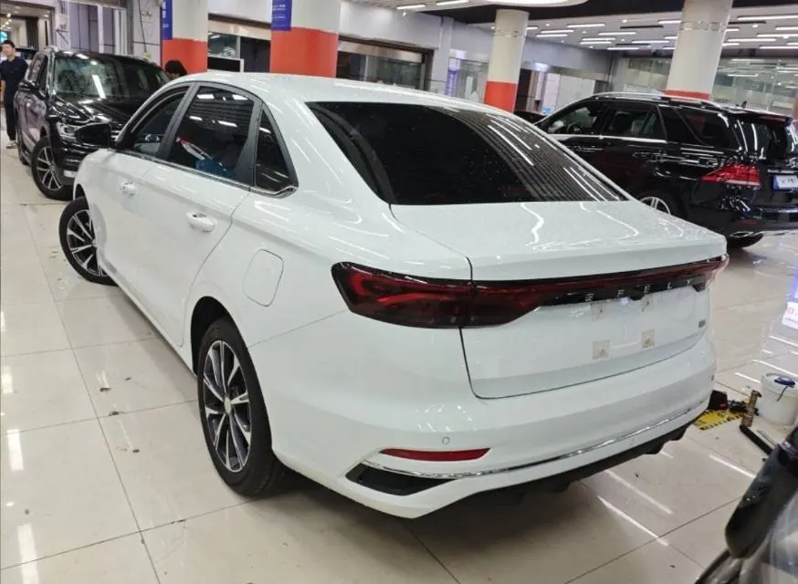 Geely 2023 Emgrand-sedan 1.5 Champion Deluxe Manual Gear 11
