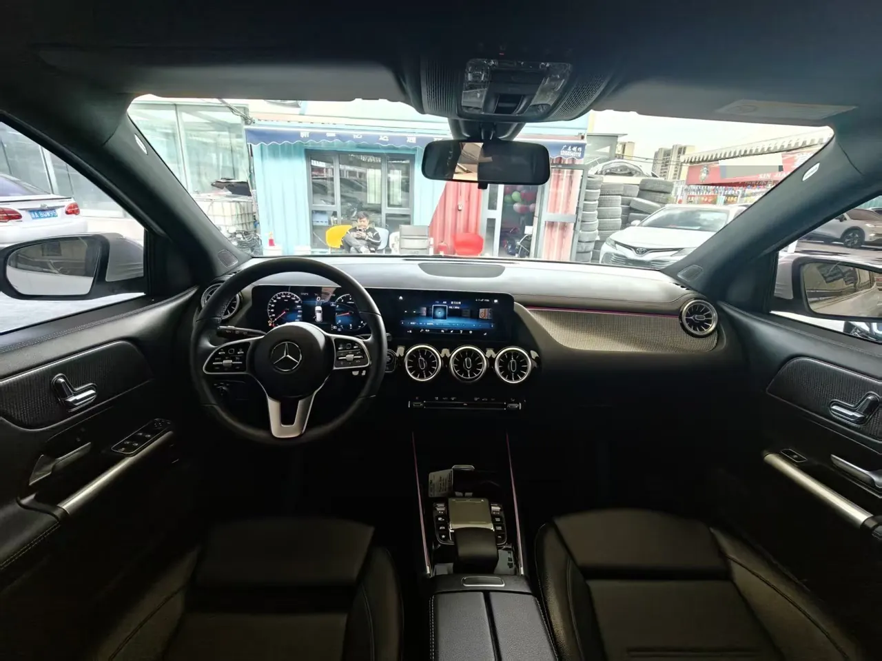 Mercedes Benz 2020 GLA 200 1.3T automatic gear 6