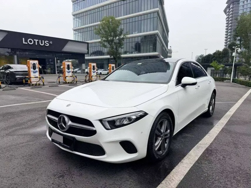 Открыть галерею: Mercedes Benz Class A 2020 A 200 L 1.3T Fashion (Modified) Automatic Gear