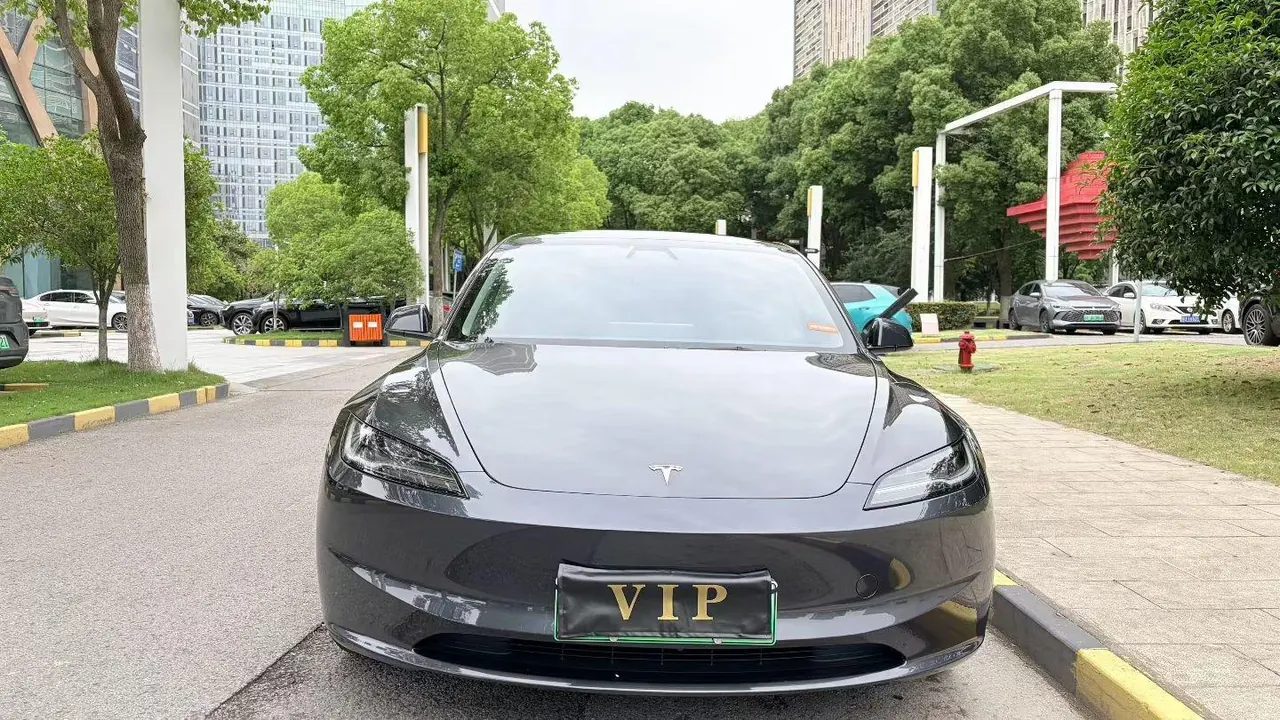 Tesla 2023 Model 3 Rejuvenation Edition Rear Wheel Drive Automatic Transmission 2