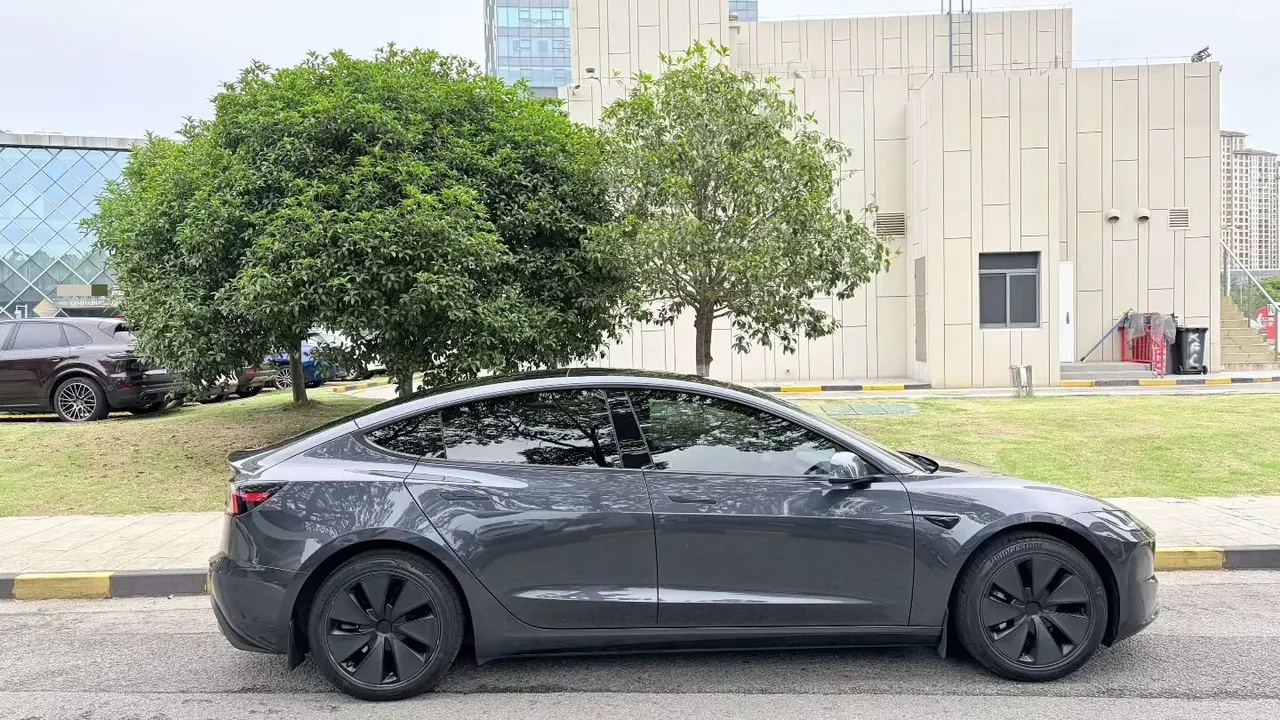 Tesla 2023 Model 3 Rejuvenation Edition Rear Wheel Drive Automatic Transmission 4