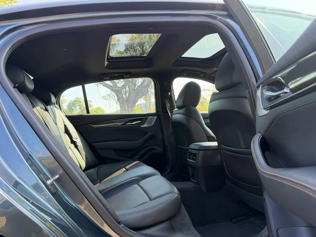 Cadillac 2020 CT5 2.0T 28T Platinum Sports Edition Automatic Gear 10