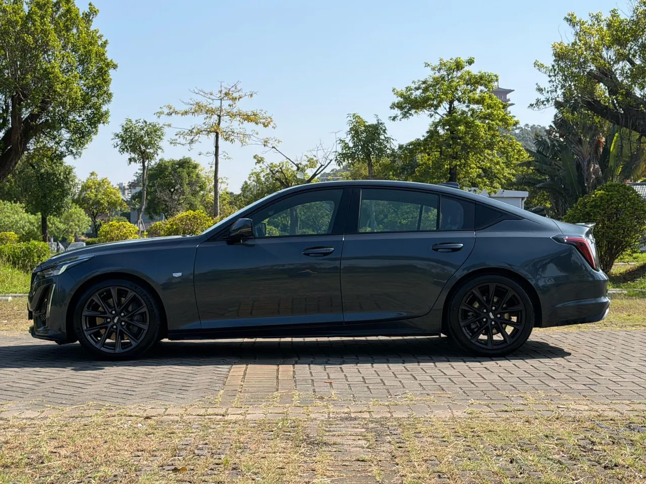 Cadillac 2020 CT5 2.0T 28T Platinum Sports Edition Automatic Gear 4