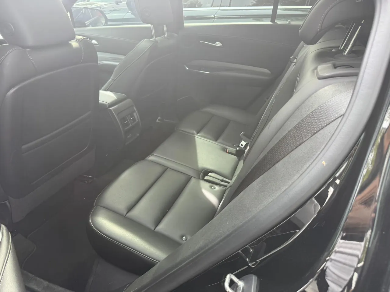 Cadillac 2021 XT4 2.0T 28T Two-Drive Leading Automatic Gear 5