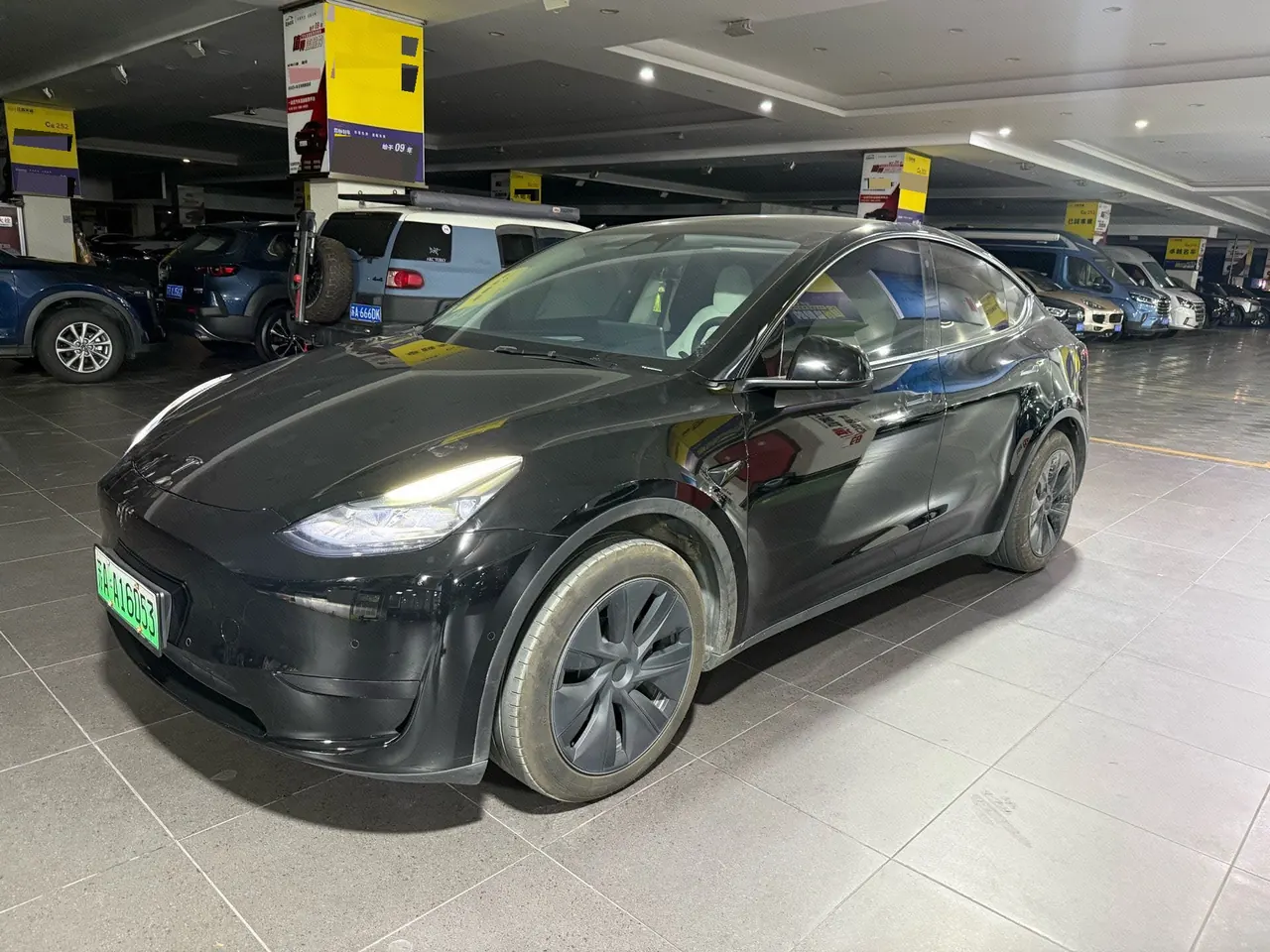 Open image lightbox: Tesla 2023 Model Y rear-wheel drive version automatic transmission