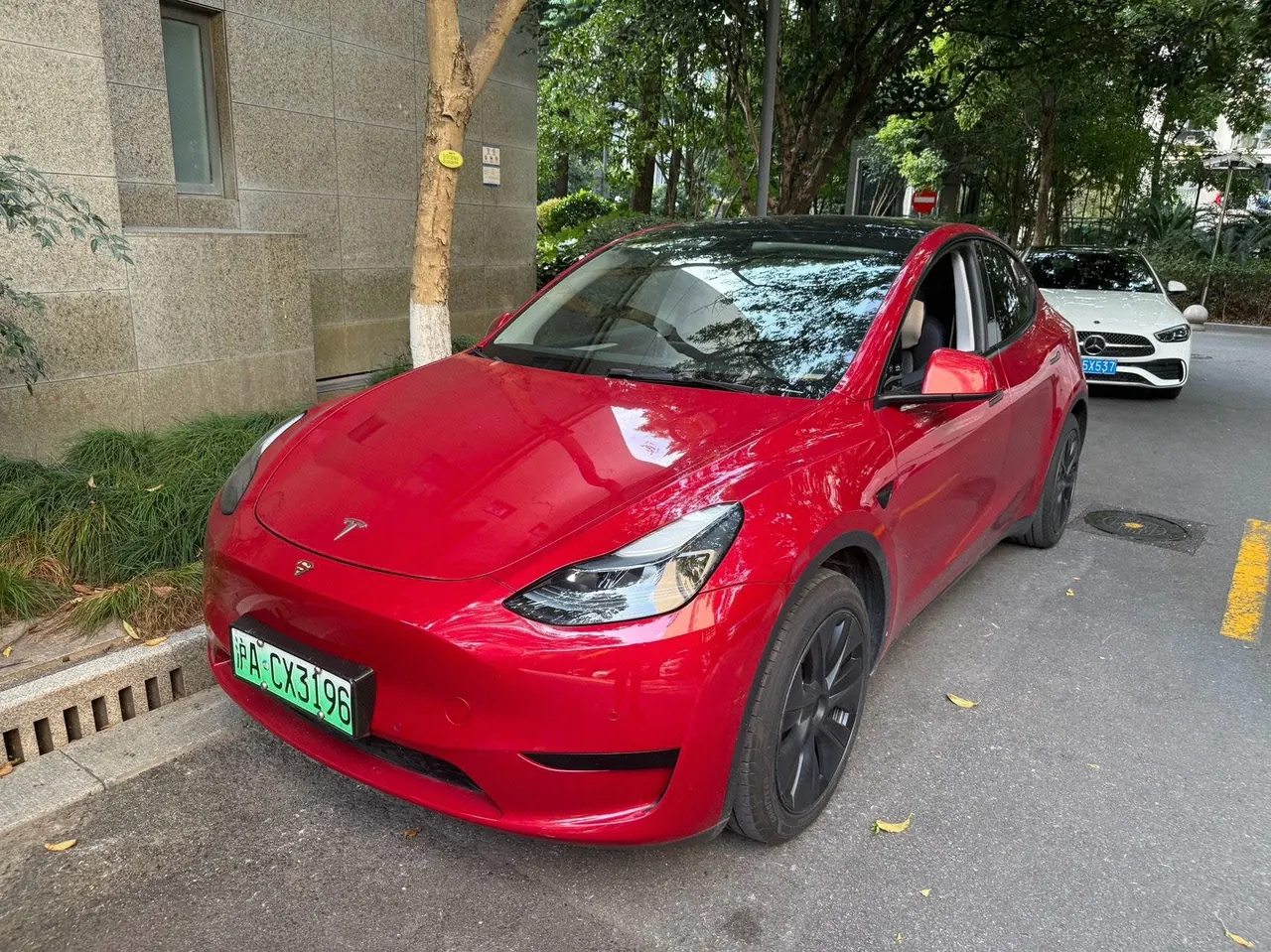 Открыть галерею: Tesla 2023 Model Y rear-wheel drive version automatic transmission
