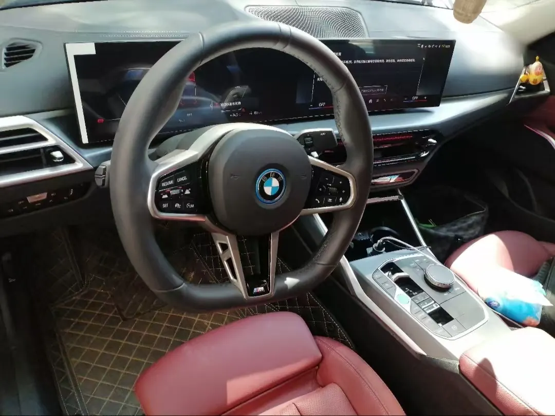 BMW 2025 i3 eDrive 35 L automatic gear 4