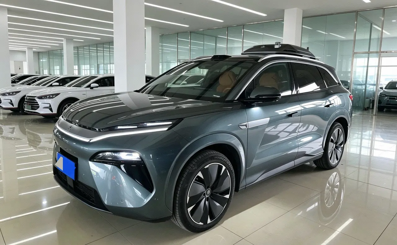 BYD 2025 Tang L DM 1.5T stepless 175KM unmanned aerial vehicle player version automatic gear - View 1