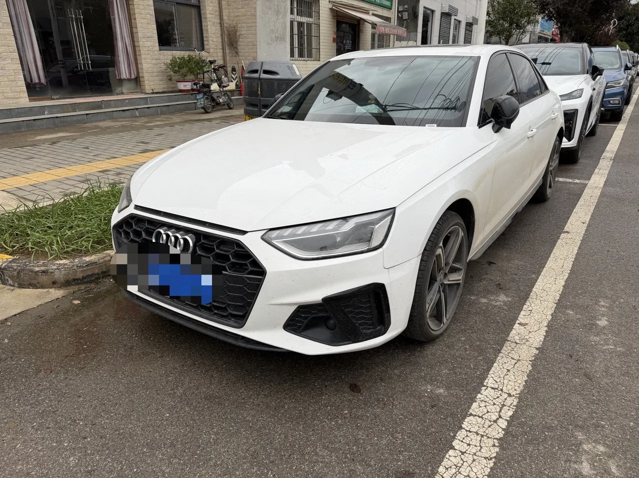 Открыть галерею: Audi 2025 A4L 2.0TFSI 40TFSI 2 million‑vehicle celebration edition, luxury sporty model, automatic transmission