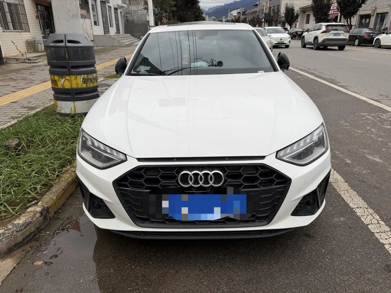 Audi 2025 A4L 2.0TFSI 40TFSI 2 million‑vehicle celebration edition, luxury sporty model, automatic transmission 2