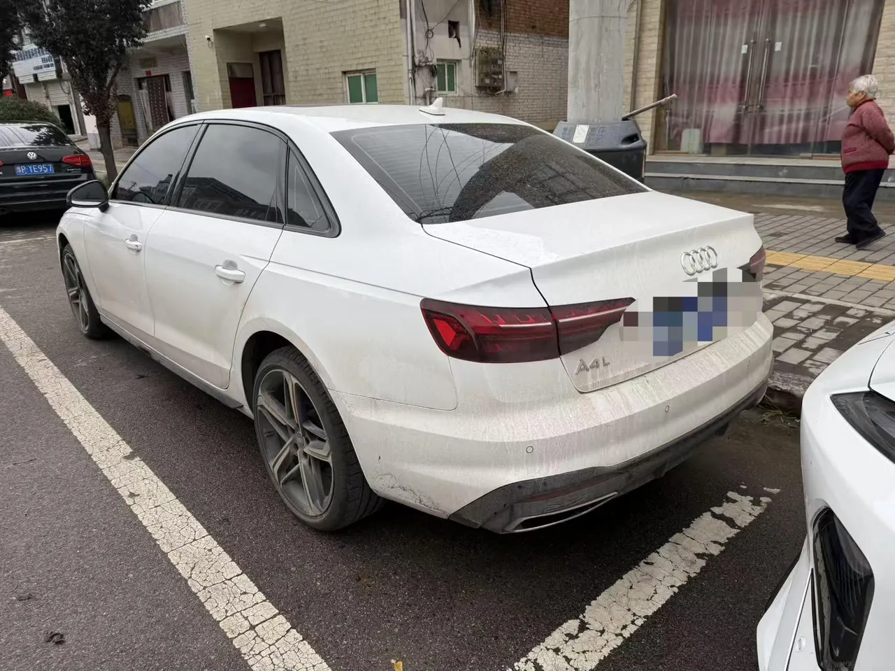 Audi 2025 A4L 2.0TFSI 40TFSI 2 million‑vehicle celebration edition, luxury sporty model, automatic transmission 6