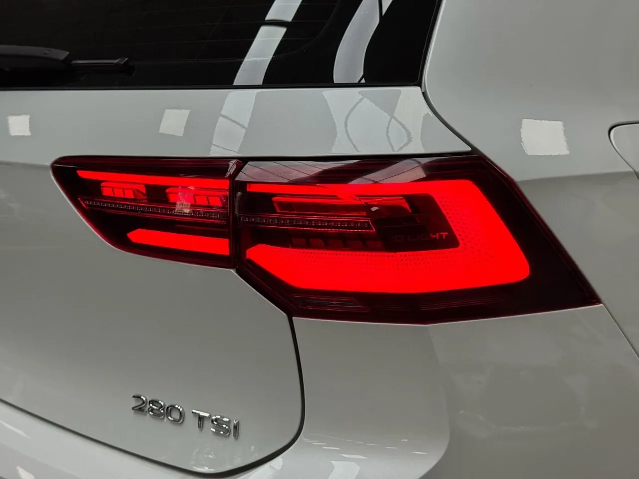 Volkswagen 2021 Golf 8 R-Line 1.4TSI 280TSI Automatic 18