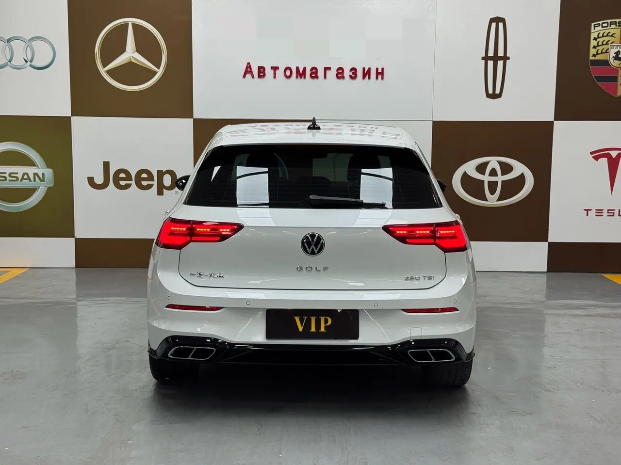 Volkswagen 2021 Golf 8 R-Line 1.4TSI 280TSI Automatic 5