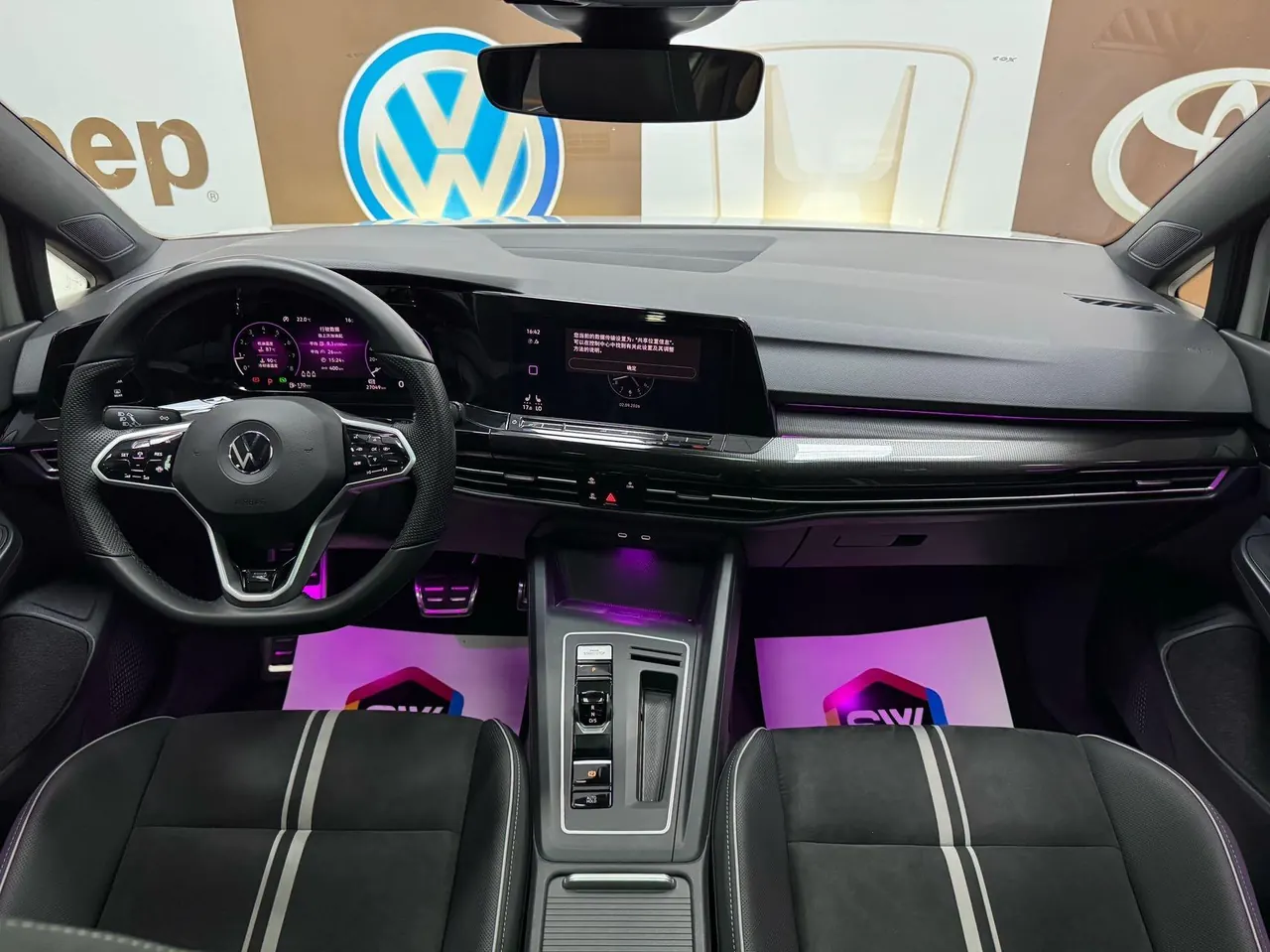 Volkswagen 2021 Golf 8 R-Line 1.4TSI 280TSI Automatic 9