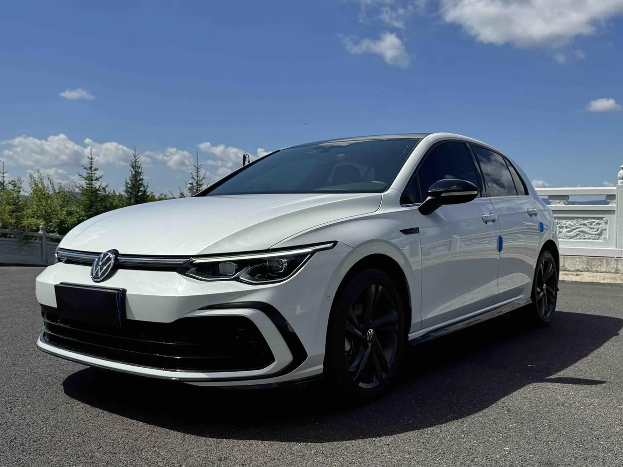 Open image lightbox: Volkswagen 2023 Golf 8 R-Line 1.4TSI 280TSI Lite Automatic