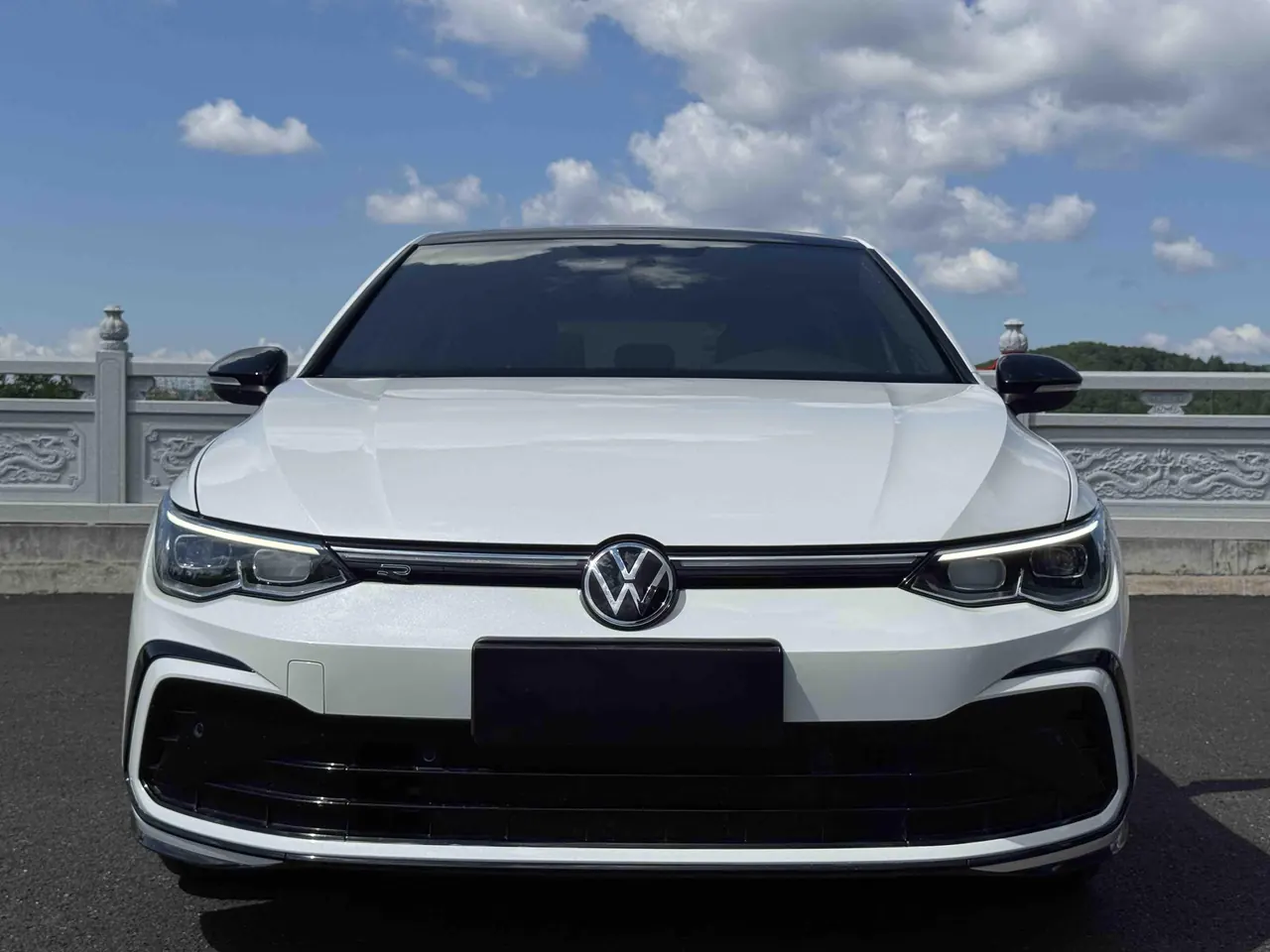 Volkswagen 2023 Golf 8 R-Line 1.4TSI 280TSI Lite Automatic 2
