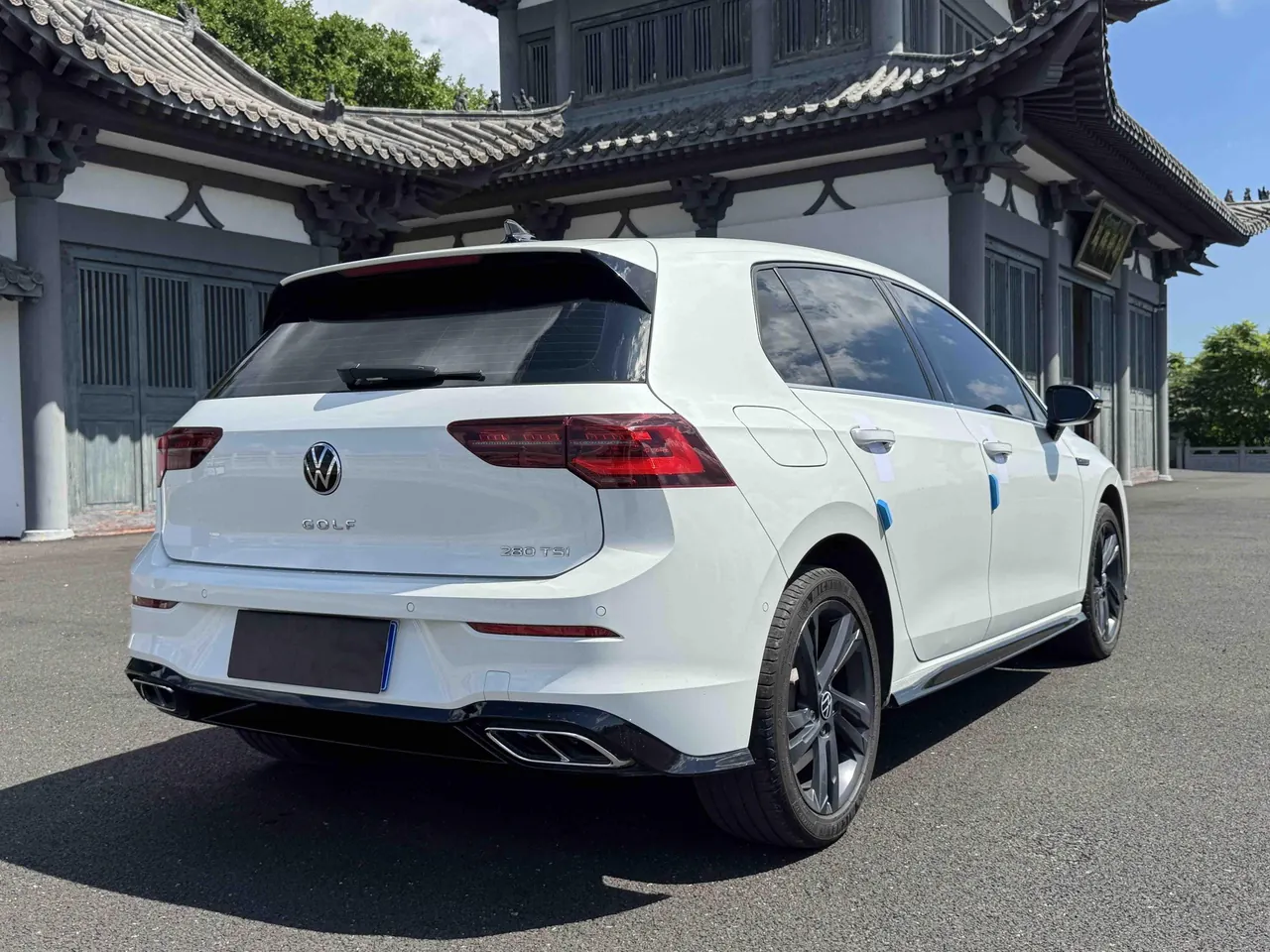 Volkswagen 2023 Golf 8 R-Line 1.4TSI 280TSI Lite Automatic 7