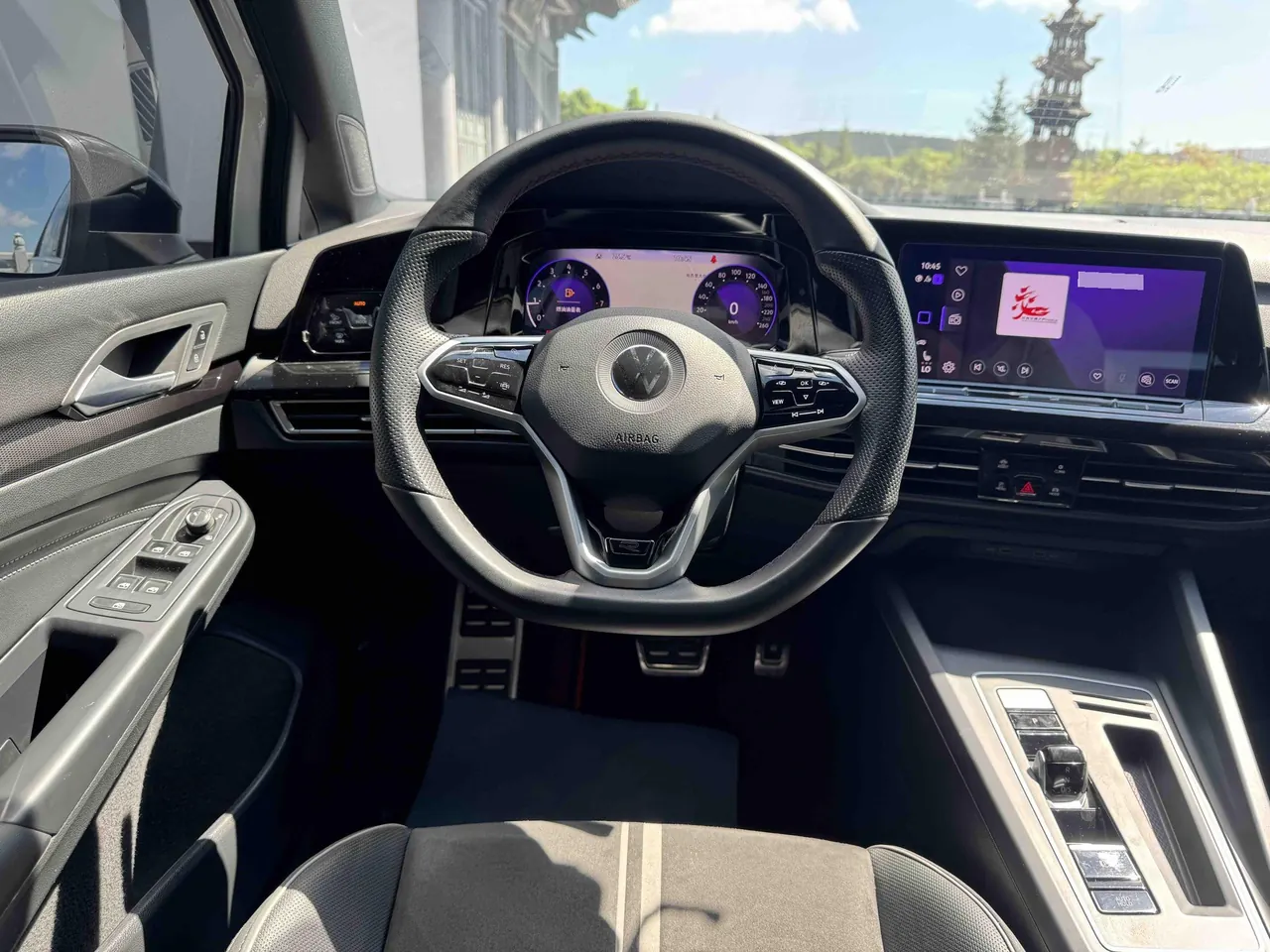 Volkswagen 2023 Golf 8 R-Line 1.4TSI 280TSI Lite Automatic 9