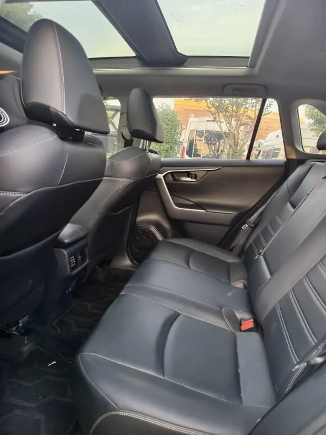 Toyota 2020 RAV4 Rongbo 2.0 Stepless Two-Drive Premium Edition Automatic Gear 3