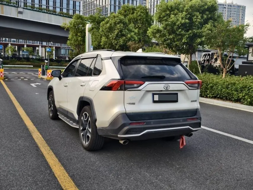 Toyota 2020 RAV4 Rongbo 2.0 Stepless Two-Drive Premium Edition Automatic Gear 9