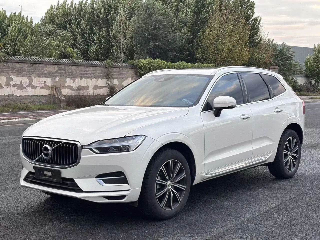 Открыть галерею: Volvo 2020 XC60 2.0T T5 4-wheel drive Zhiyuan Deluxe Edition Automatic Gear