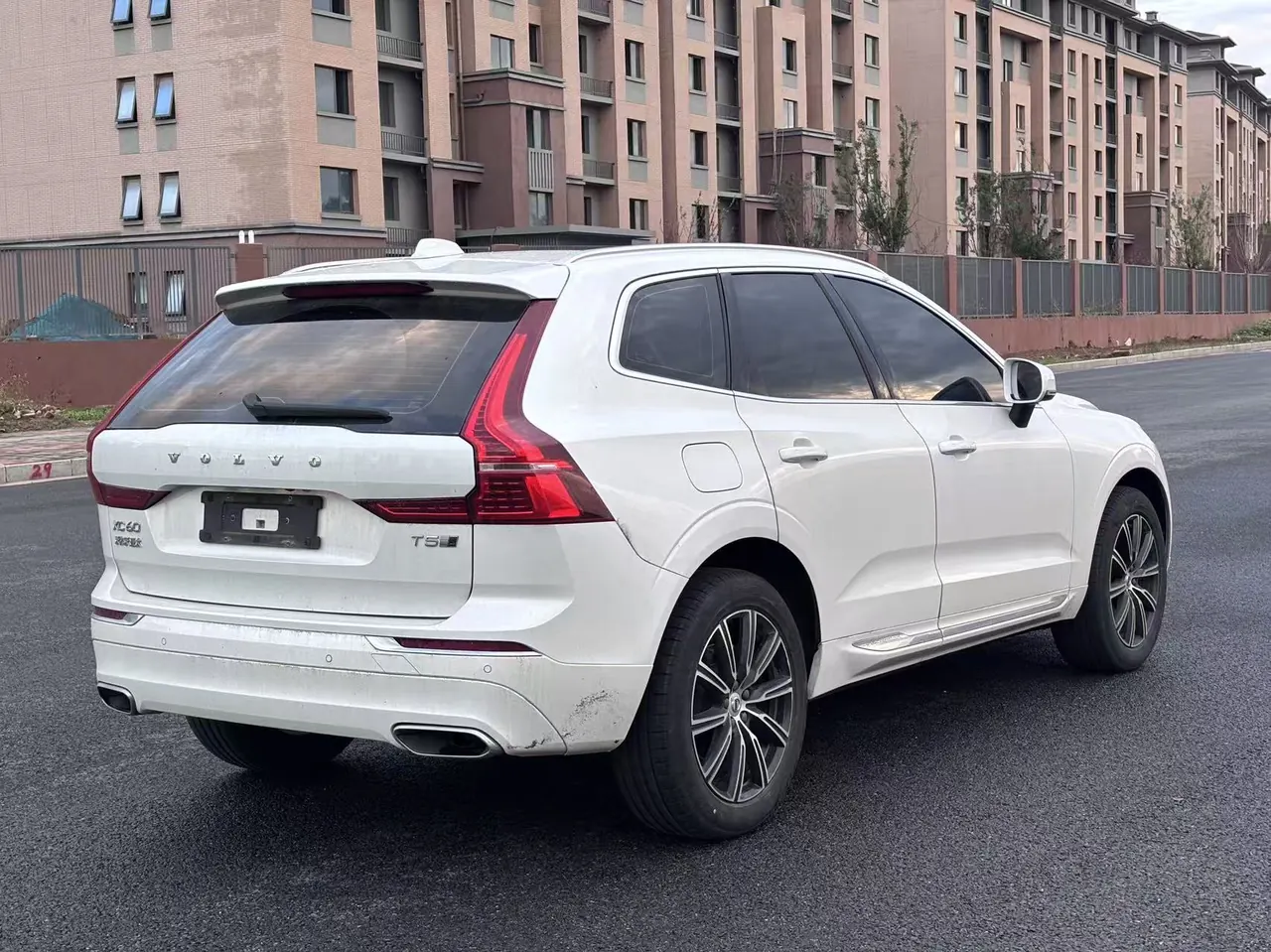 Volvo 2020 XC60 2.0T T5 4-wheel drive Zhiyuan Deluxe Edition Automatic Gear 6