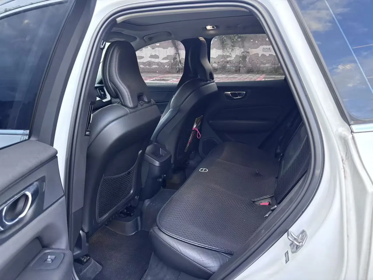 Volvo 2020 XC60 2.0T T5 4-wheel drive Zhiyuan Deluxe Edition Automatic Gear 9