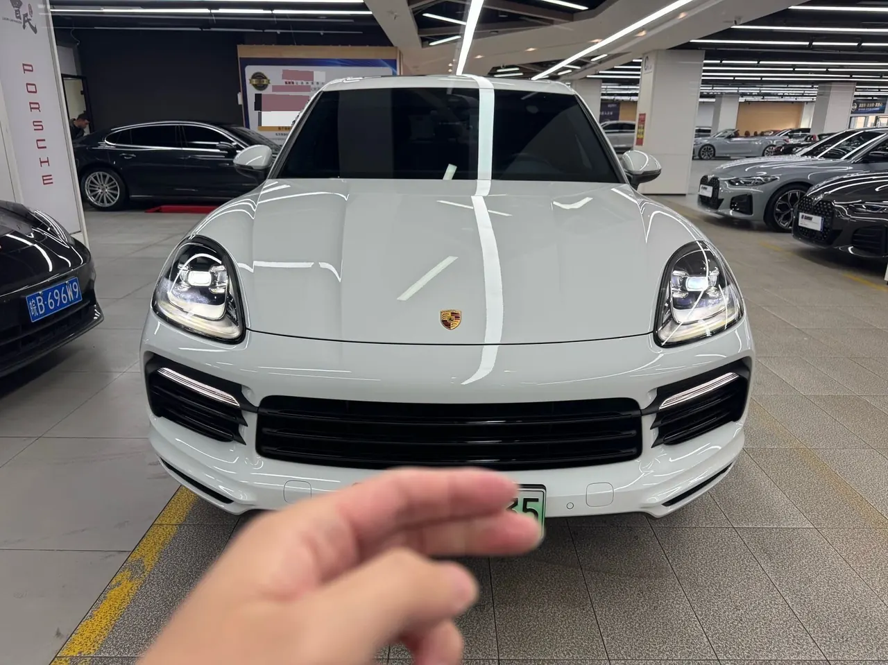 Porsche Cayenne New Energy (Imported) 2021 Cayenne Oil and Electric Hybrid 2.0T Automatic Gear 2
