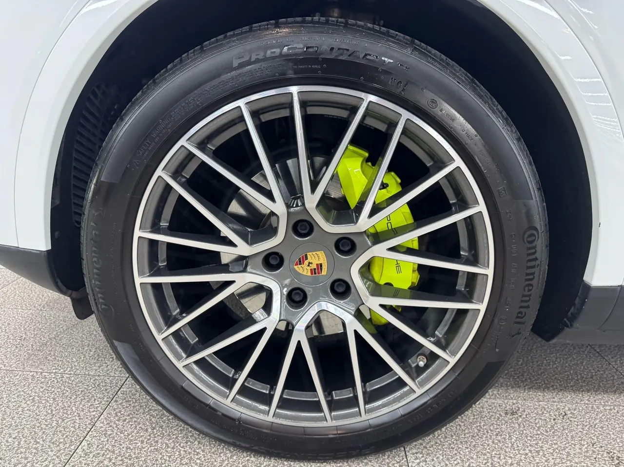 Porsche Cayenne New Energy (Imported) 2021 Cayenne Oil and Electric Hybrid 2.0T Automatic Gear 3