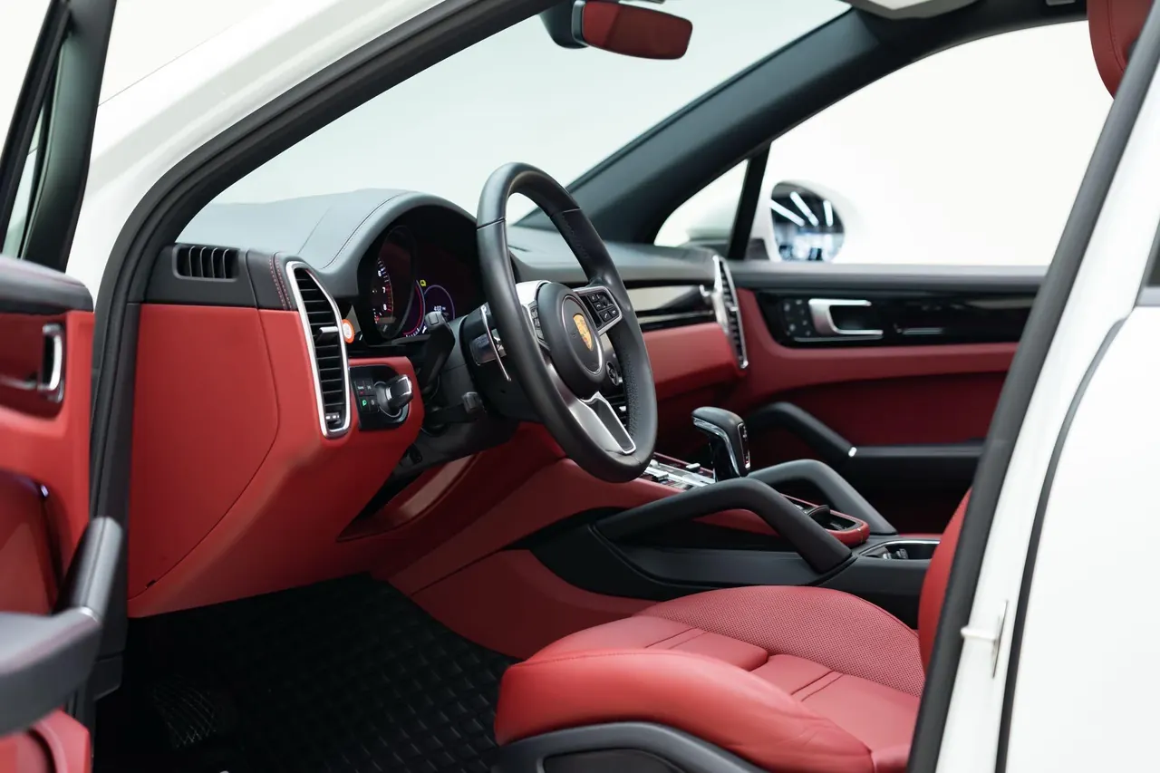 Porsche Cayenne New Energy (Imported) 2021 Cayenne Oil and Electric Hybrid 2.0T Automatic Gear 5