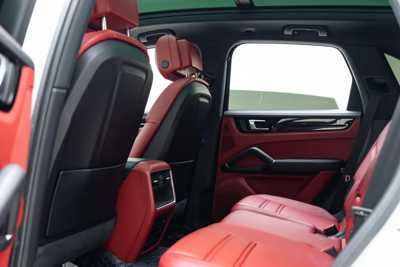 Porsche Cayenne New Energy (Imported) 2021 Cayenne Oil and Electric Hybrid 2.0T Automatic Gear 6