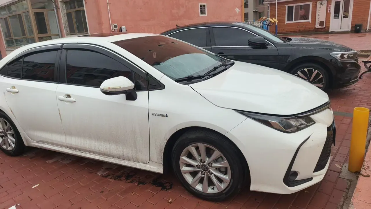 Toyota 2023 Corolla Double Engine 1.8 Stepless Intelligent Electric Hybrid Elite Automatic Gear 2