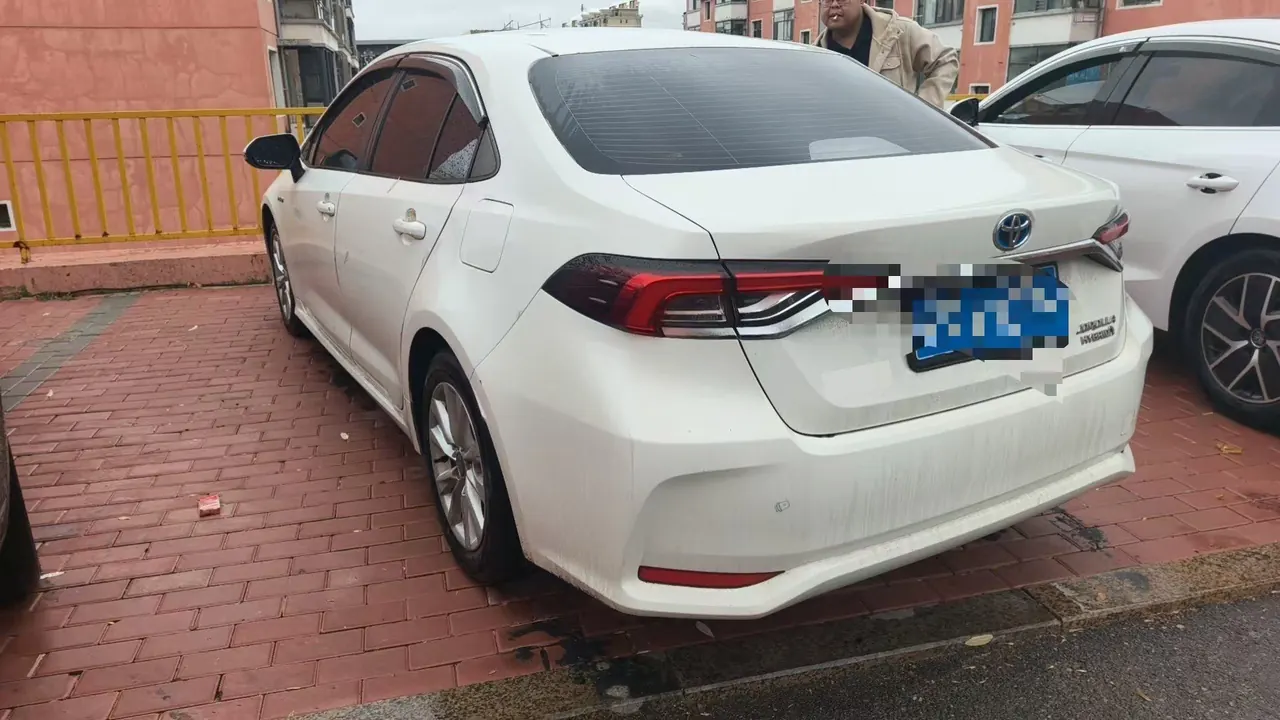 Toyota 2023 Corolla Double Engine 1.8 Stepless Intelligent Electric Hybrid Elite Automatic Gear 6