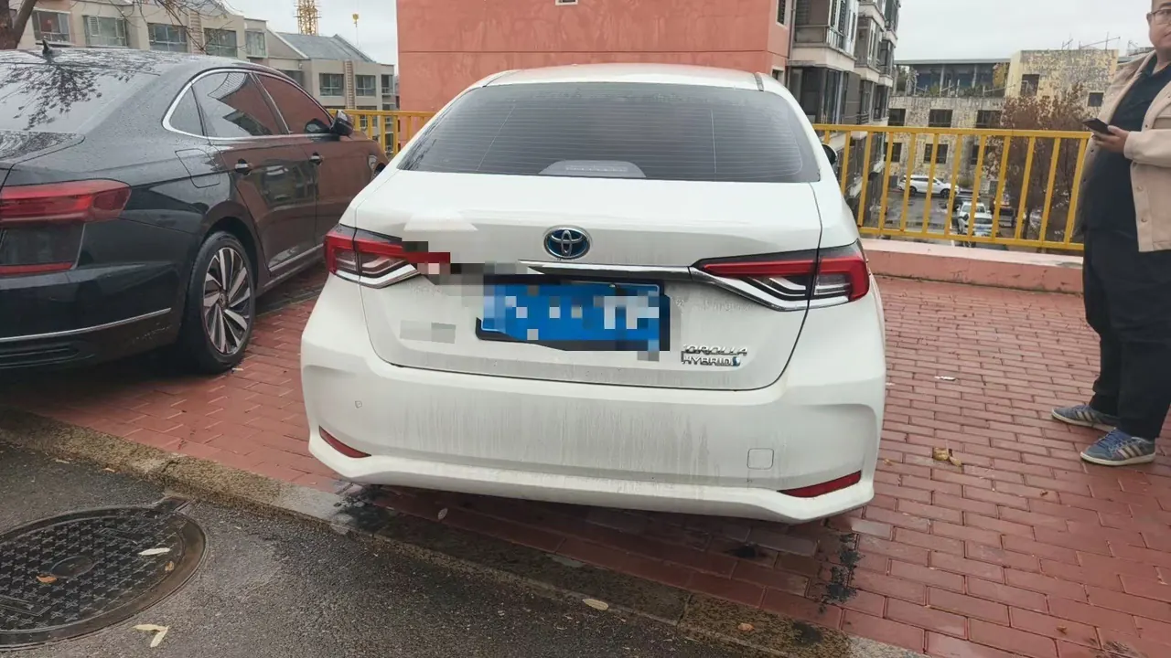 Toyota 2023 Corolla Double Engine 1.8 Stepless Intelligent Electric Hybrid Elite Automatic Gear 7
