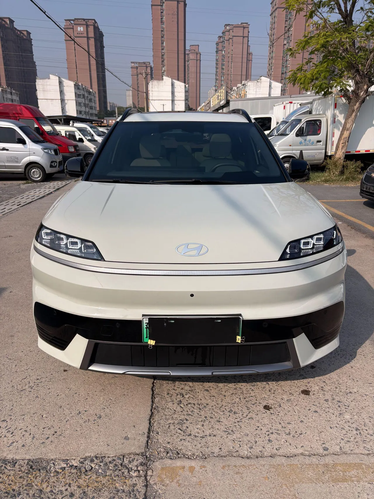Hyundai 2025 EO Yi Europe Two-Drive TECH Edition 64.2kWh Automatic Gear 2