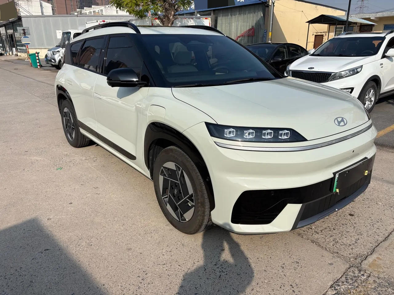 Hyundai 2025 EO Yi Europe Two-Drive TECH Edition 64.2kWh Automatic Gear 3