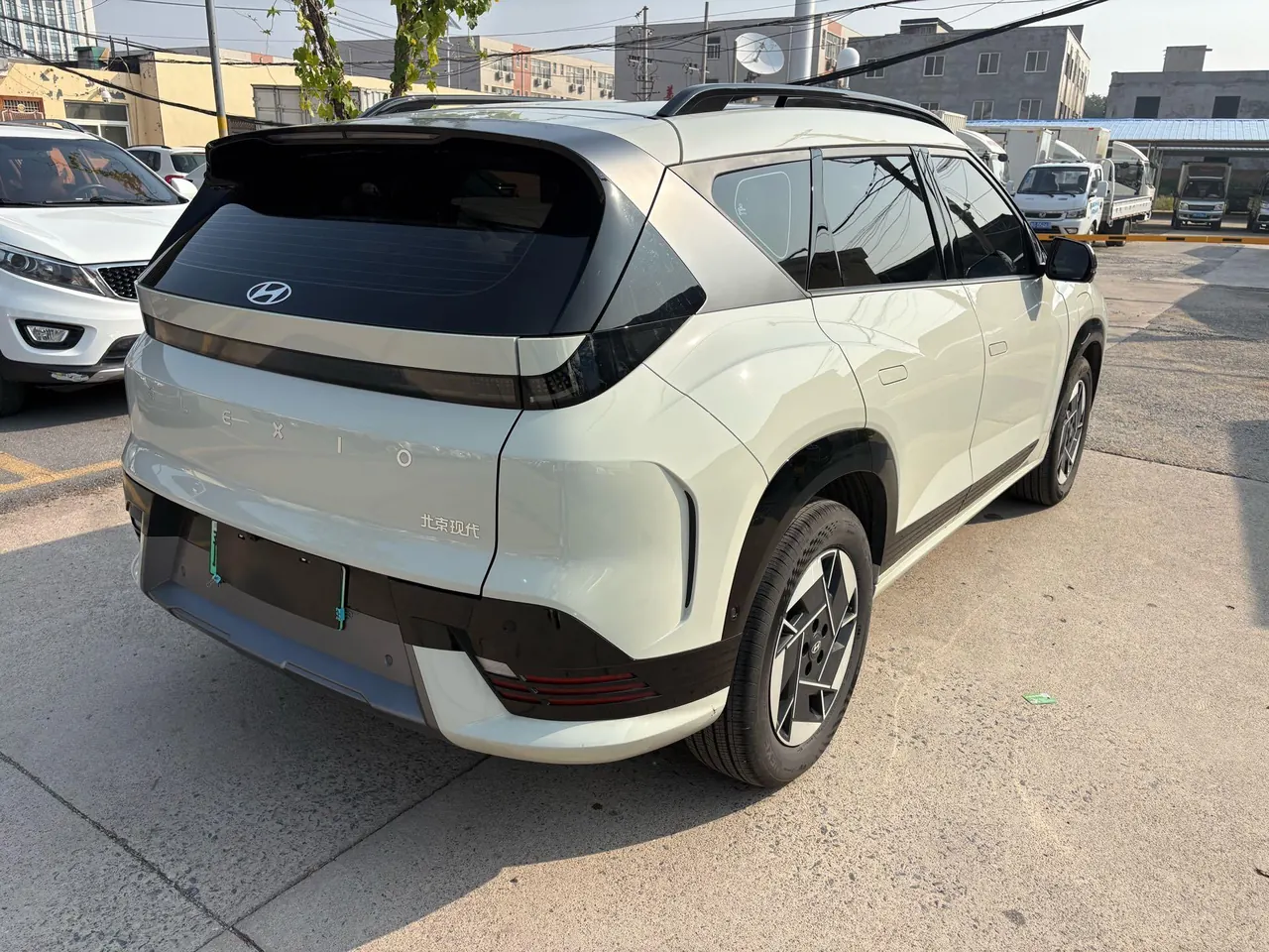 Hyundai 2025 EO Yi Europe Two-Drive TECH Edition 64.2kWh Automatic Gear 4