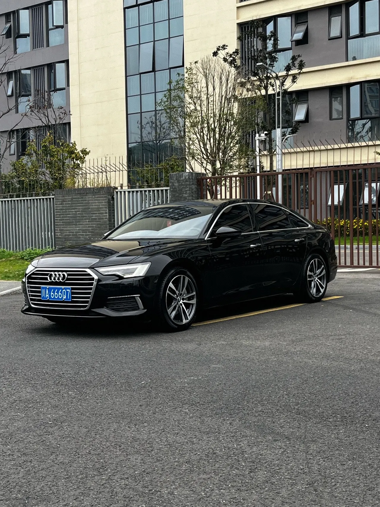 Open image lightbox: Audi 2021 A6L 2.0TFSI 45TFSI Zhenzhiya Automatic Gear