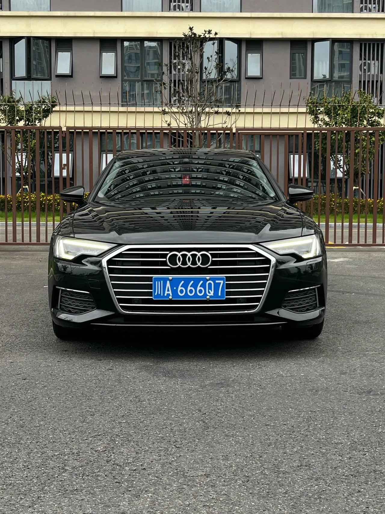 Audi 2021 A6L 2.0TFSI 45TFSI Zhenzhiya Automatic Gear 2