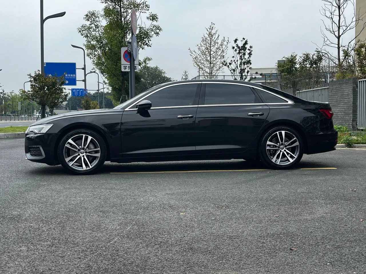 Audi 2021 A6L 2.0TFSI 45TFSI Zhenzhiya Automatic Gear 3