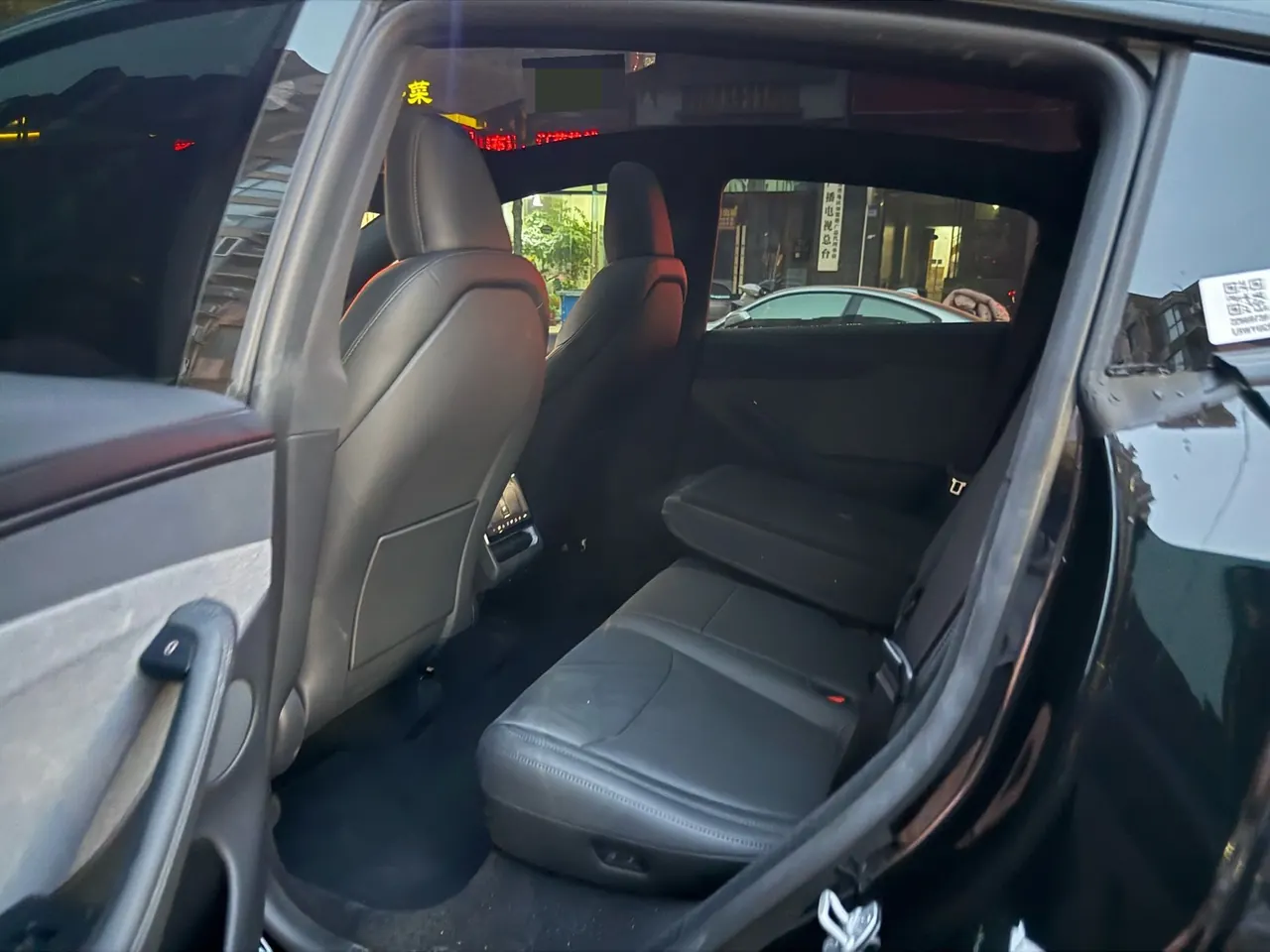 Tesla 2026 Model Y Rear-Wheel-Drive Automatic 4