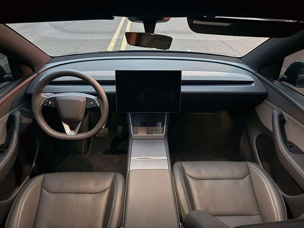 Tesla 2026 Model Y Rear-Wheel-Drive Automatic 5